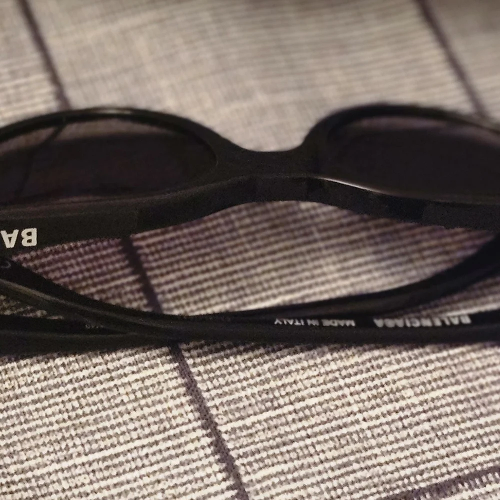Balenciaga Black Cat-Eye Sunglasses - Picture 2 of 4